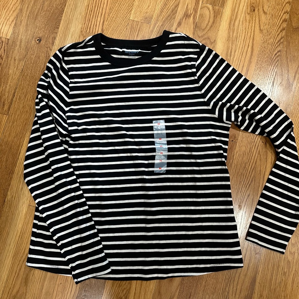 Old Navy. Medium. NWT